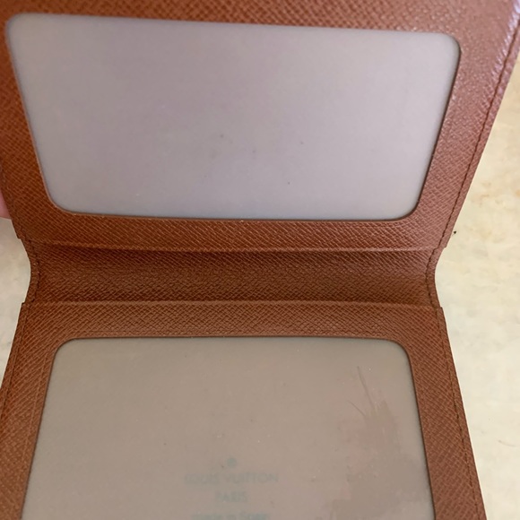 Louis Vuitton credit card and ID holder. New never been used. This is Genuine - Picture 2 of 4